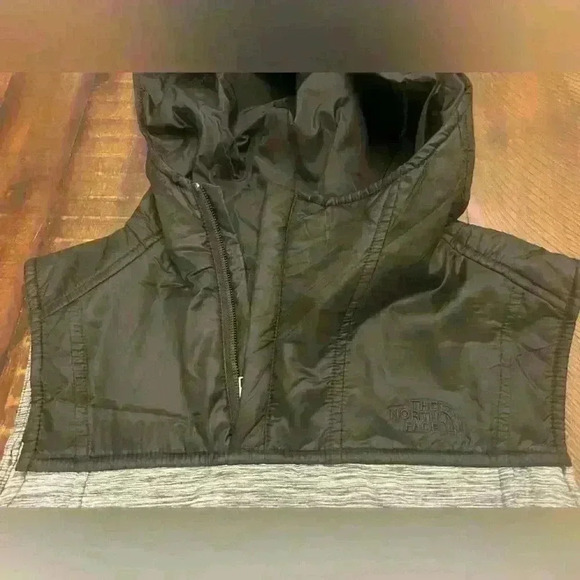 Size M North Face flash dry quart zip hooded “tunic/vest” - Picture 5 of 6